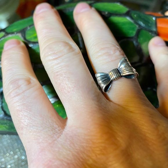 James Avery Jewelry - Cutest lil James Avery Bow Ring in Texas!!